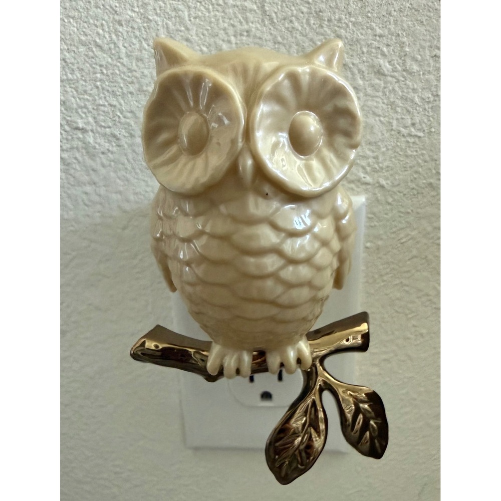 Bath & Body Works Wallflowers Owl on Branch Fragrance Plug In Diffuser Cream